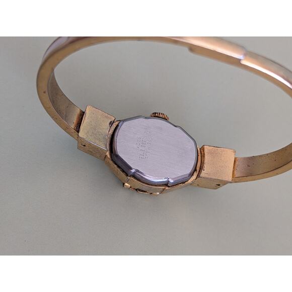 FLAW BROKEN Vintage Lugano Gold Tone Bangle Peekaboo Watch Flower Enamel main image 10